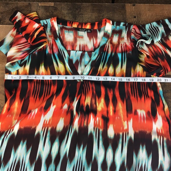 a.n.a Abstract Tunic Blouse Medium - Picture 11 of 14